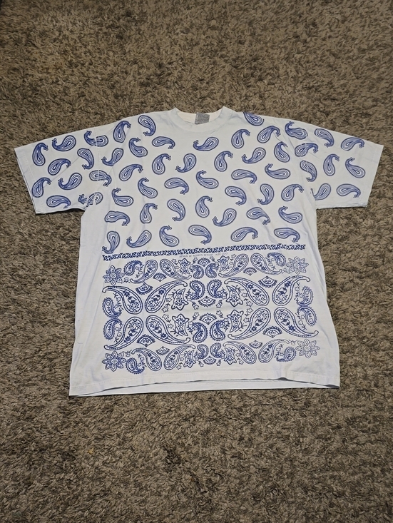 ProPower Other - White Short-Sleeve Paisley Print Tee in Blue